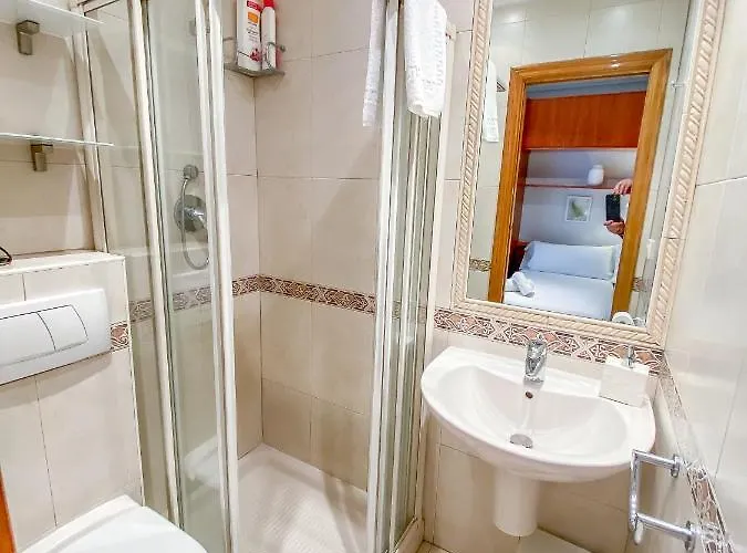 Turisticas Ayuntamiento 3* Сан-Себастьян